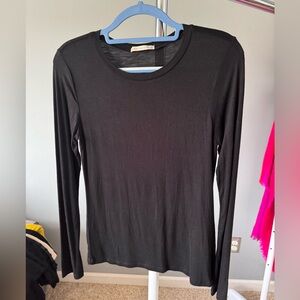 Essential Black Long Sleeve
